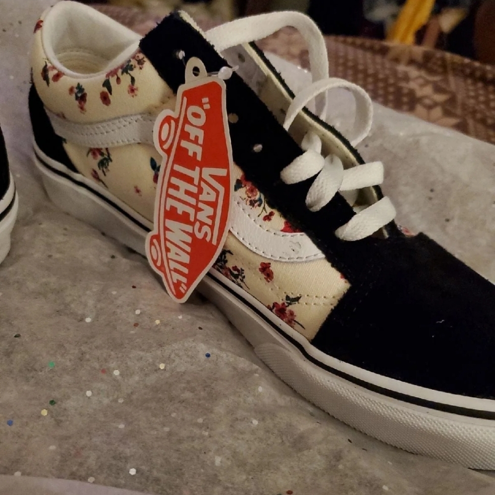 Vans Old Skool ditsy floral and black brand new women's sizes 7